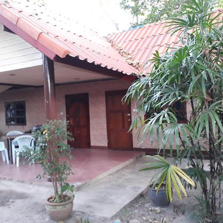 Hans Strand Bungalows Koh Lanta Exterior photo