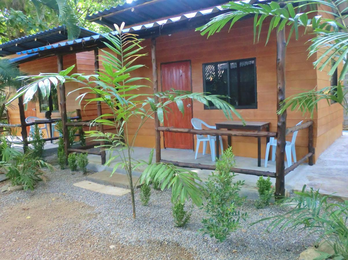 Hans Strand Bungalows Koh Lanta Exterior photo